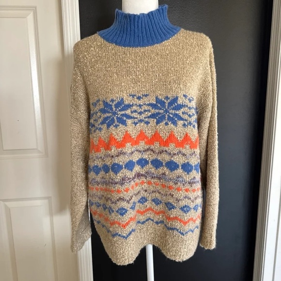 Easel Los Angeles Cowl Neck Snowflake printed Sweater 
Size Large - Picture 8 of 12